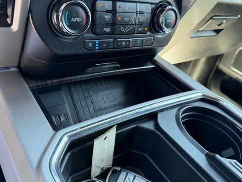 Used 2020 Ford F250 Lariat w/ Lariat Ultimate Package AWD/4WD image 29
