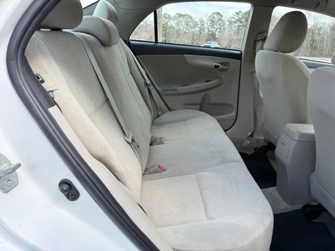 Used 2013 Toyota Corolla L image 36