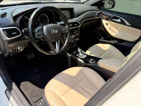 Used 2017 INFINITI QX30 Premium w/ Technology Package FWD image 20
