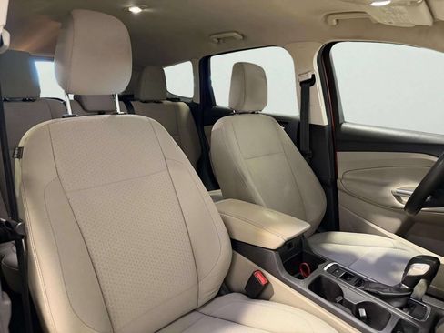 Used 2019 Ford Escape SE FWD image 28
