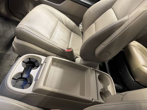 Used 2011 Honda Odyssey Touring Elite image 34