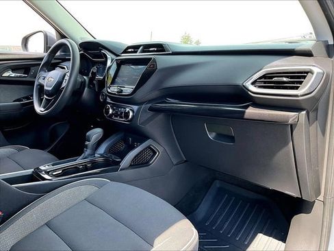 Certified 2022 Chevrolet TrailBlazer LT w/ Convenience Package image 14