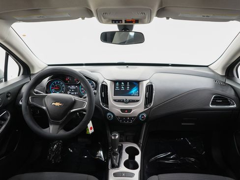 Used 2016 Chevrolet Cruze LS FWD image 13