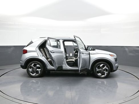 Certified 2021 Hyundai Venue SEL w/ Premium Package image 42