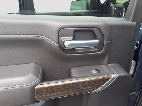 Used 2020 Chevrolet Silverado 1500 LT Trail Boss image 8