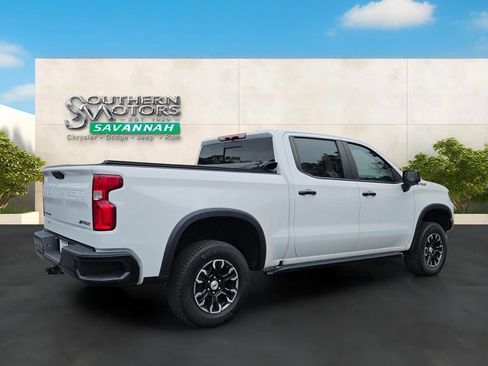 Used 2023 Chevrolet Silverado 1500 ZR2 AWD/4WD image 5