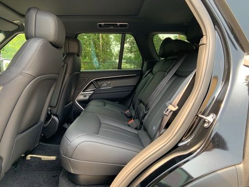 New 2025 Land Rover Range Rover SE image 13