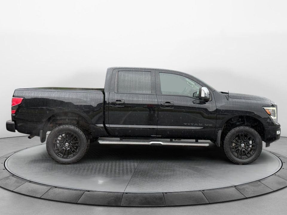 Used 2020 Nissan Titan SL w/ Moonroof Package AWD/4WD image 8
