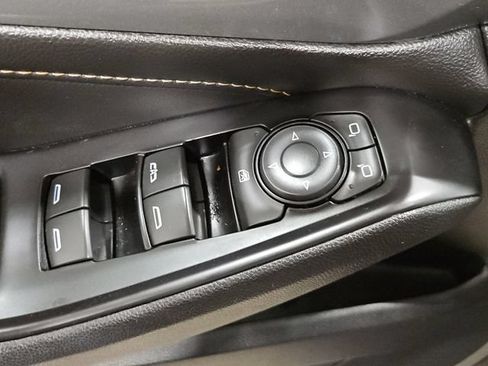 Used 2019 Chevrolet Traverse LT FWD image 13
