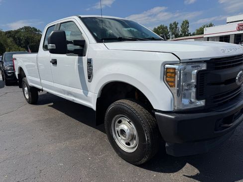 Used 2018 Ford F250 XL w/ Power Equipment Group AWD/4WD image 12