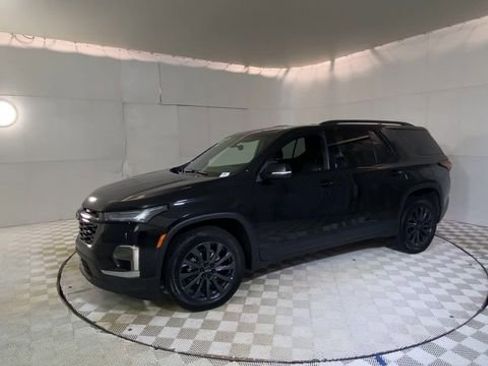 Used 2023 Chevrolet Traverse RS w/ LPO, Floor Liner Package FWD image 7