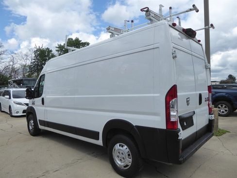 Used 2021 RAM ProMaster 2500 w/ Convenience Group FWD image 5