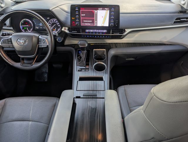 Used 2024 Toyota Sienna Limited FWD image 10