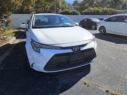 Used 2024 Toyota Corolla LE image 4