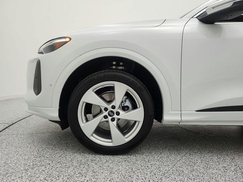 Used 2025 Audi Q5 Premium Plus w/ Premium Plus AWD/4WD image 18