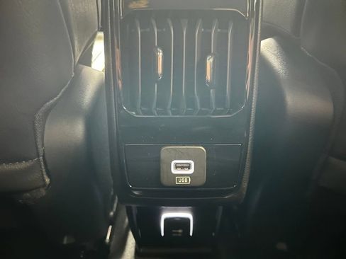 Used 2023 Jeep Compass Latitude AWD/4WD image 19