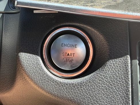 Used 2016 Mercedes-Benz E 350 Sedan image 28