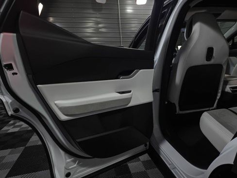 Used 2023 Fisker Ocean Extreme image 33