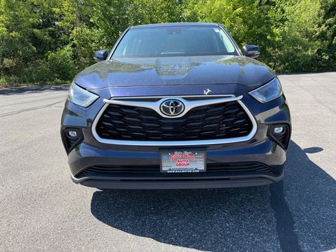 Used 2023 Toyota Highlander LE FWD image 6