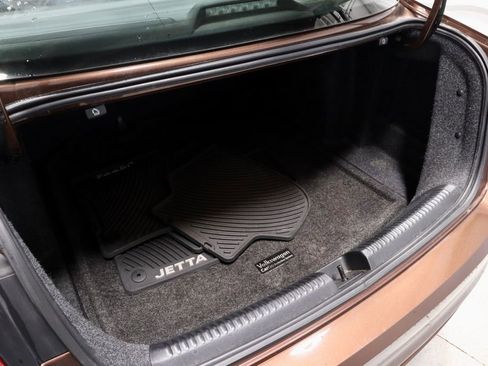 Used 2016 Volkswagen Jetta SE image 16