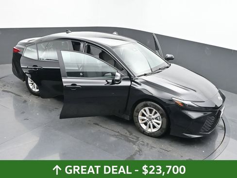 Used 2025 Toyota Camry LE image 59