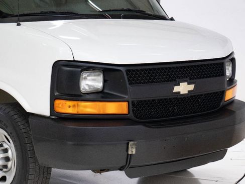 Used 2014 Chevrolet Express 3500 3500 3dr Extended Cargo Van image 10