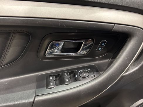 Used 2014 Ford Taurus SEL image 23