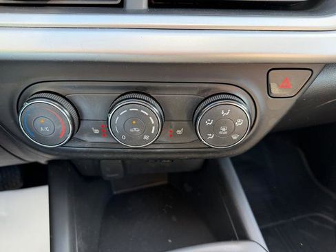 Used 2024 Chevrolet Trax LS w/ LS Convenience Package image 14