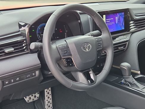Used 2026 Toyota Camry SE w/ Convenience Package FWD image 10