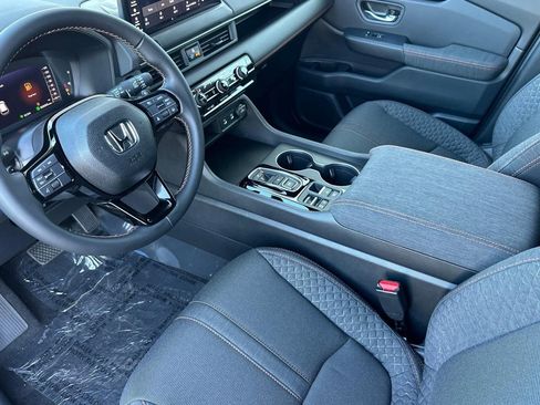 New 2026 Honda Pilot Sport image 4