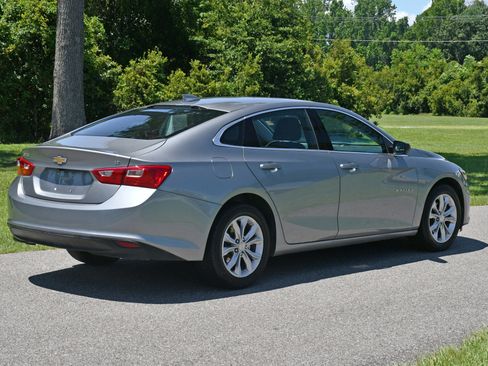 Used 2023 Chevrolet Malibu LT image 4