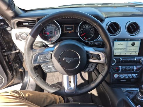 Used 2017 Ford Mustang GT Premium image 18