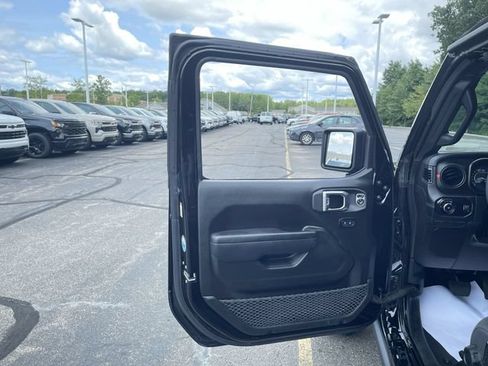 Used 2024 Jeep Wrangler Unlimited Rubicon AWD/4WD image 21