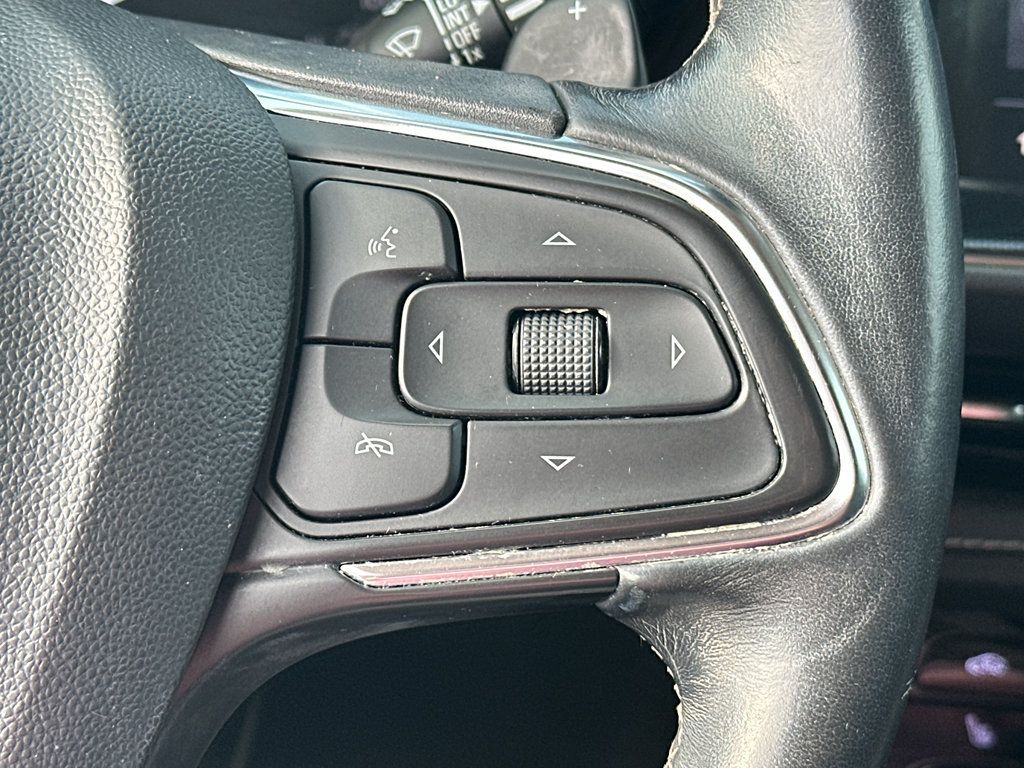 Used 2022 Buick Envision Essence w/ Safety Package FWD image 19