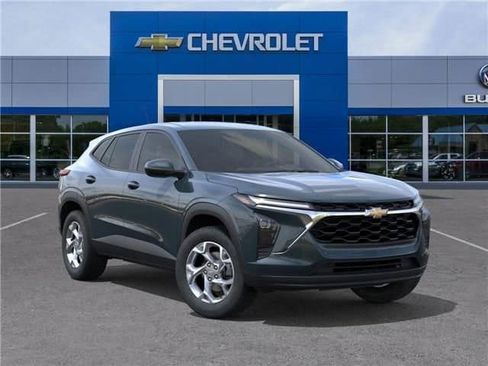 New 2026 Chevrolet Trax LS image 7