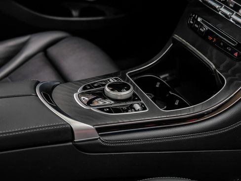 Used 2019 Mercedes-Benz GLC 300 image 27