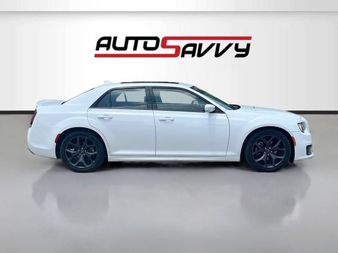 Used 2023 Chrysler 300 S w/ Comfort Group RWD image 8