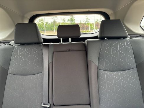 Used 2025 Toyota RAV4 XLE AWD/4WD image 19