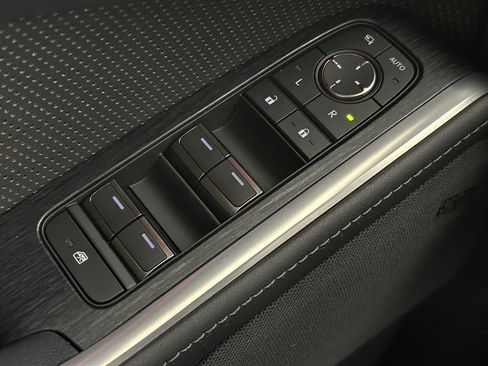 Used 2025 Lexus GX 550 w/ Accessory Package (2T) image 38