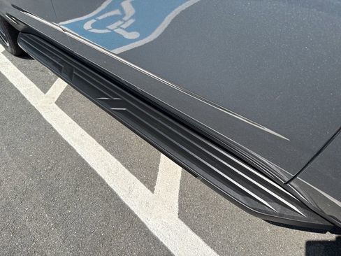 Used 2022 Chevrolet Suburban RST w/ Luxury Package image 14