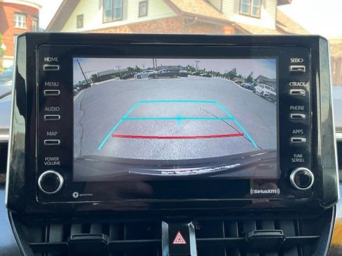 Used 2021 Toyota Corolla LE FWD image 17