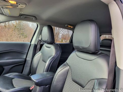 Used 2019 Jeep Compass Altitude image 10