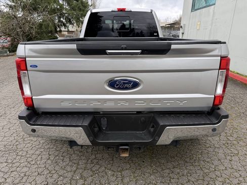 Used 2017 Ford F350 Lariat w/ Lariat Value Package AWD/4WD image 6