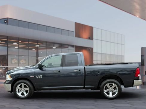 Used 2016 RAM 1500 Classic SLT RWD image 3