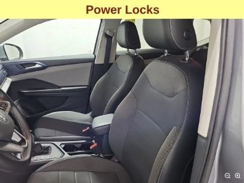 Used 2022 Volkswagen Taos SE FWD image 13