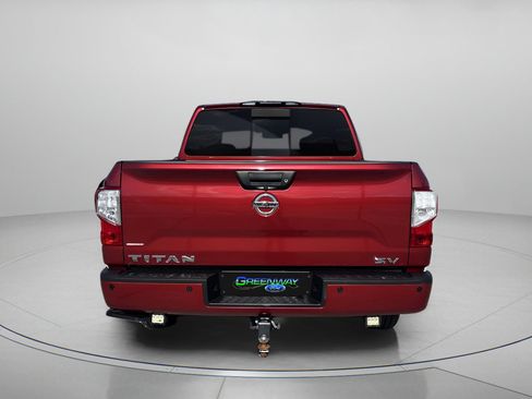 Used 2019 Nissan Titan SV w/ SV Convenience Package image 4