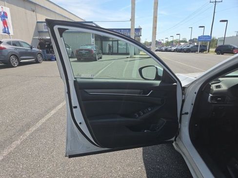 Used 2021 Honda Accord LX image 9