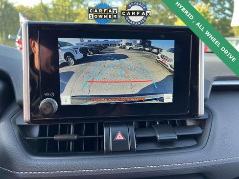 Used 2025 Toyota RAV4 LE image 9