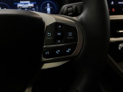 Used 2025 Ford Explorer Active w/ Active Comfort Package image 15