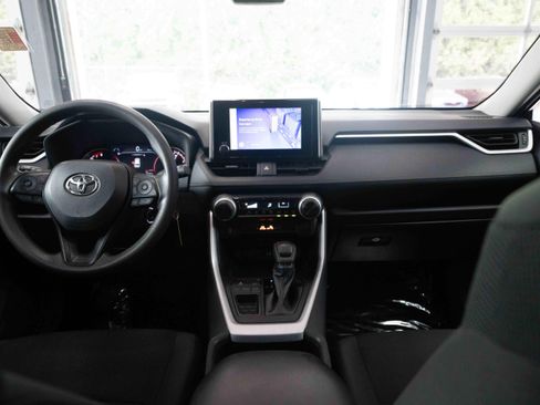 Used 2023 Toyota RAV4 LE FWD image 20
